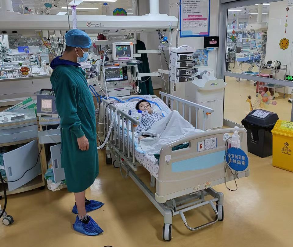 甘孜跨省救护车出租公司